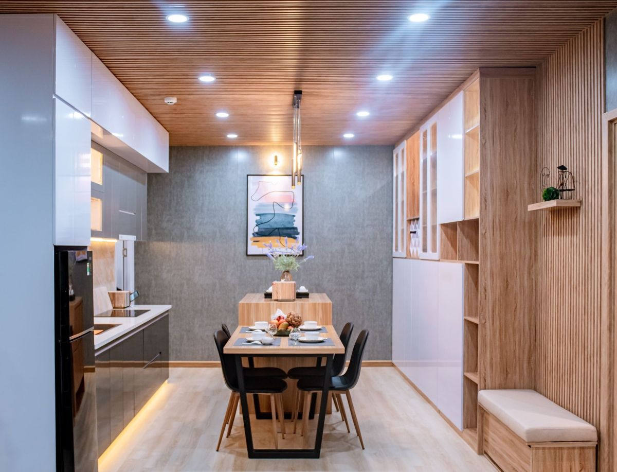 NÊN LÀM NỘI THẤT GỖ MDF HAY NHỰA? SO SÁNH CHI TIẾT VÀ CÁCH CHỌN PHÙ HỢP